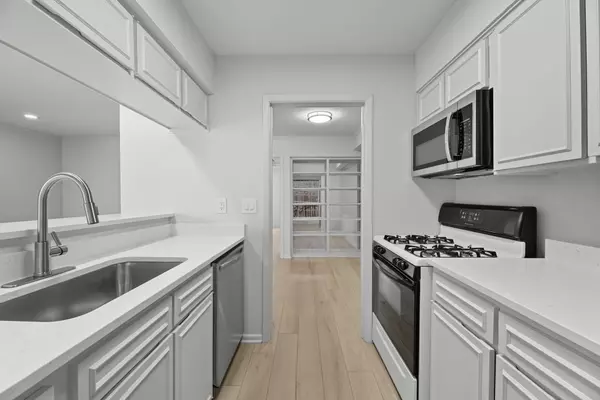 7920 Rockwood LN #240, Austin, TX 78757