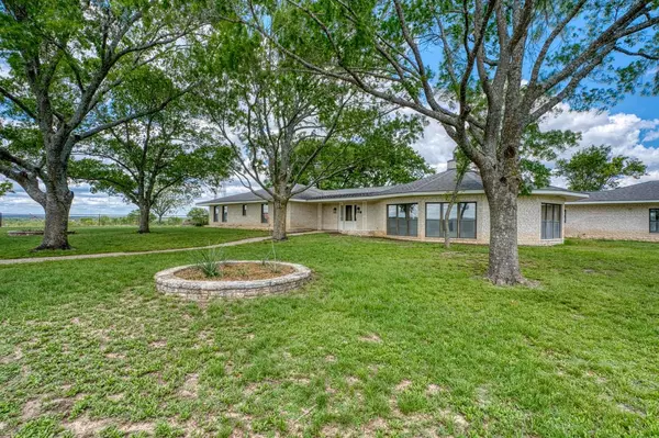 Burnet, TX 78611,614 County Road 207