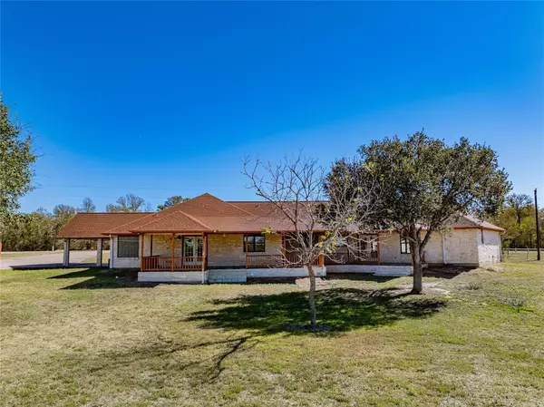 La Grange, TX 78945,407 North Raymond RD