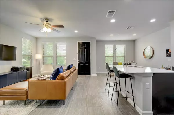 Austin, TX 78741,6814 E Riverside DR #91