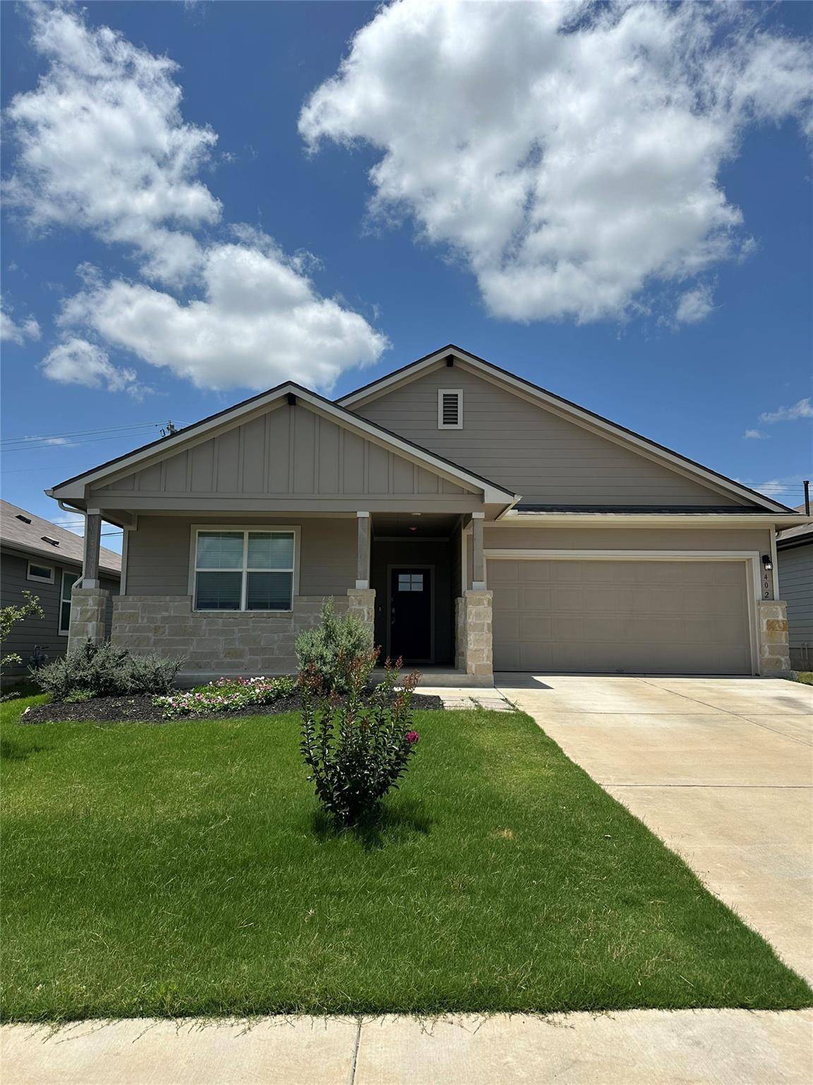 402 Barton Creek LN, Hutto, TX 78634