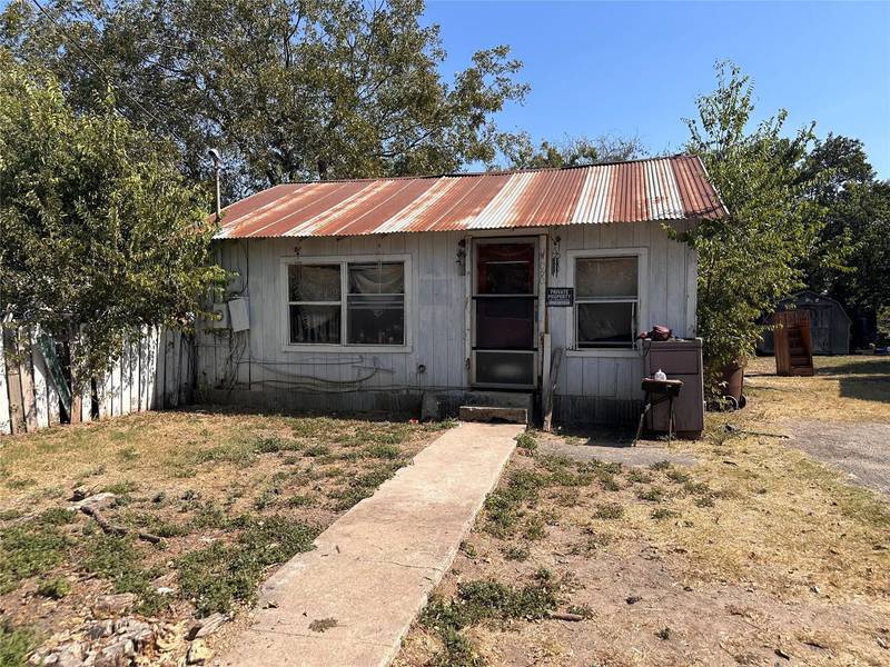 408 Neches ST, Lockhart, TX 78644