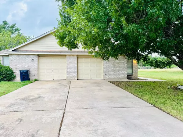 107 Axis Deer TRL #B, Hutto, TX 78634