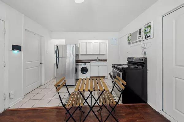 Austin, TX 78705,1010 W 23rd ST #16