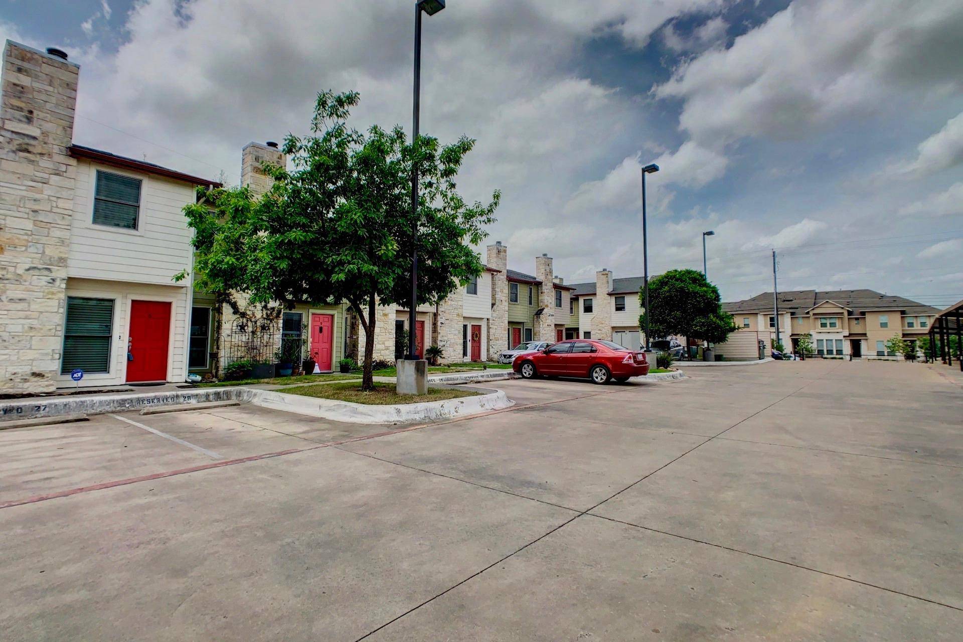 Austin, TX 78741,6900 E Riverside DR #8