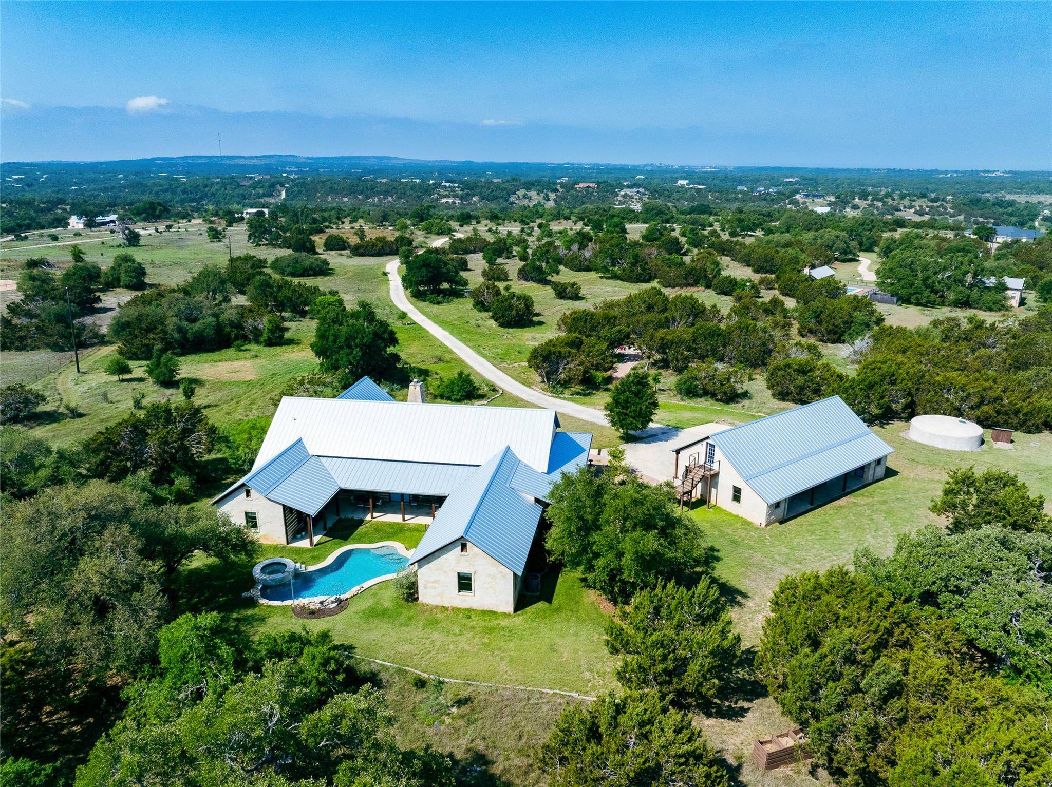 424 Hidden Creek DR, Dripping Springs, TX 78620