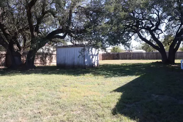 Lometa, TX 76853,206 N 4th ST