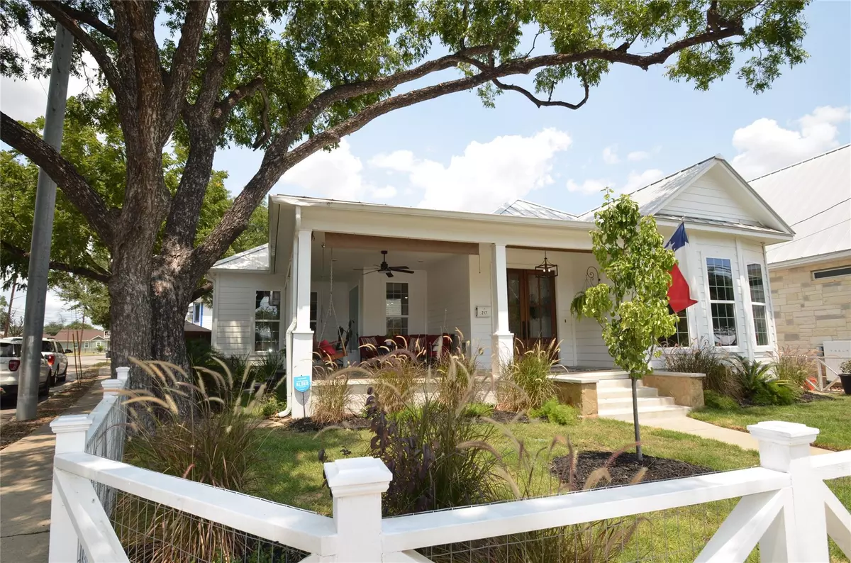 San Antonio, TX 78204,217 W Johnson ST