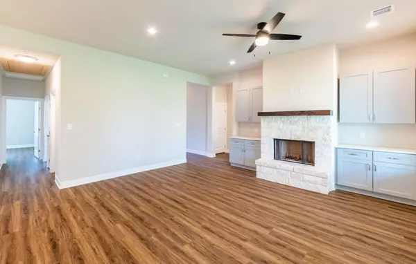 Bastrop, TX 78602,106 Koele CT