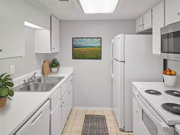 Austin, TX 78705,2401 NW Leon ST #110