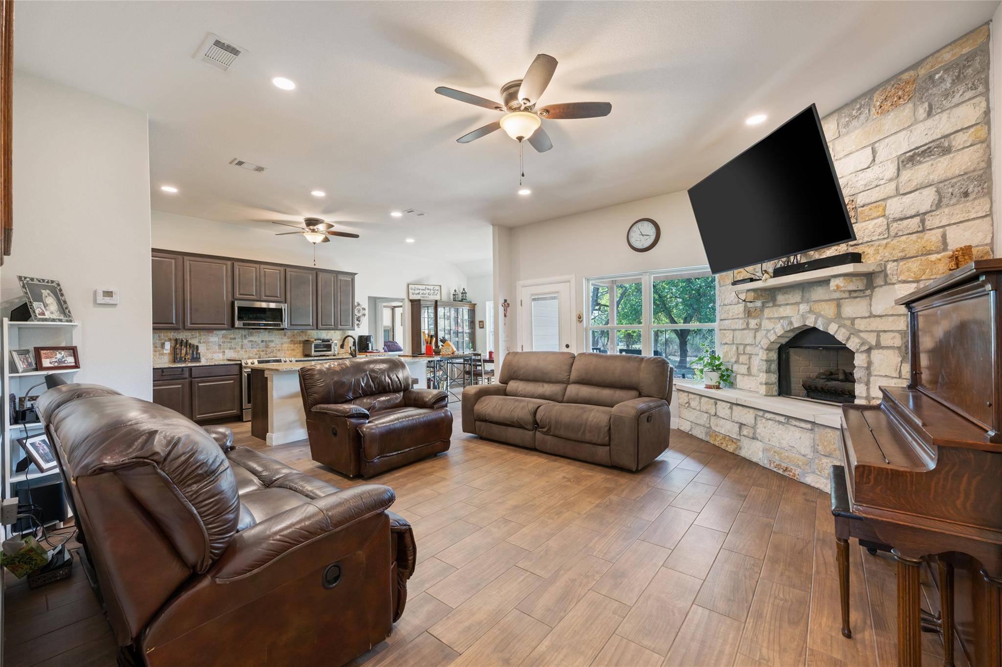 Kingsland, TX 78639,106 Chaumont ST