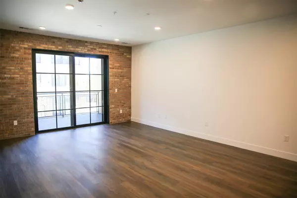 Austin, TX 78745,4315 S Congress Ave #203