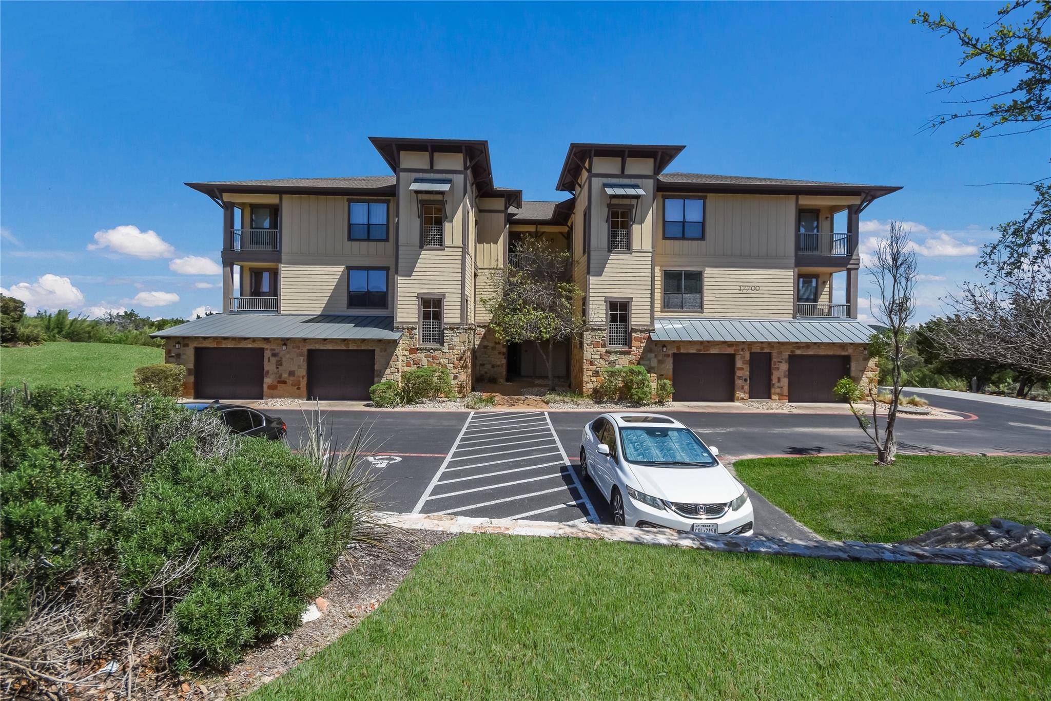 17700 Edgewood WAY #203, Jonestown, TX 78645