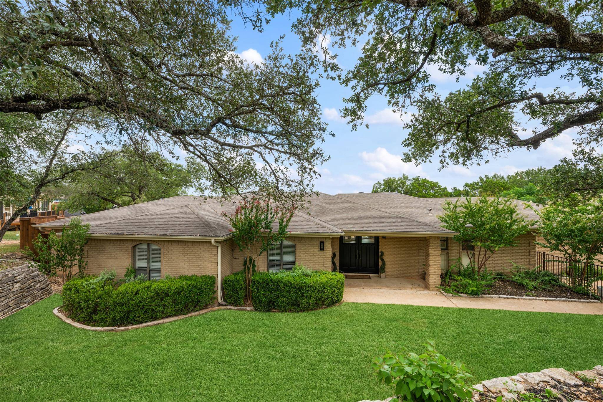 315 Comet, Lakeway, TX 78734