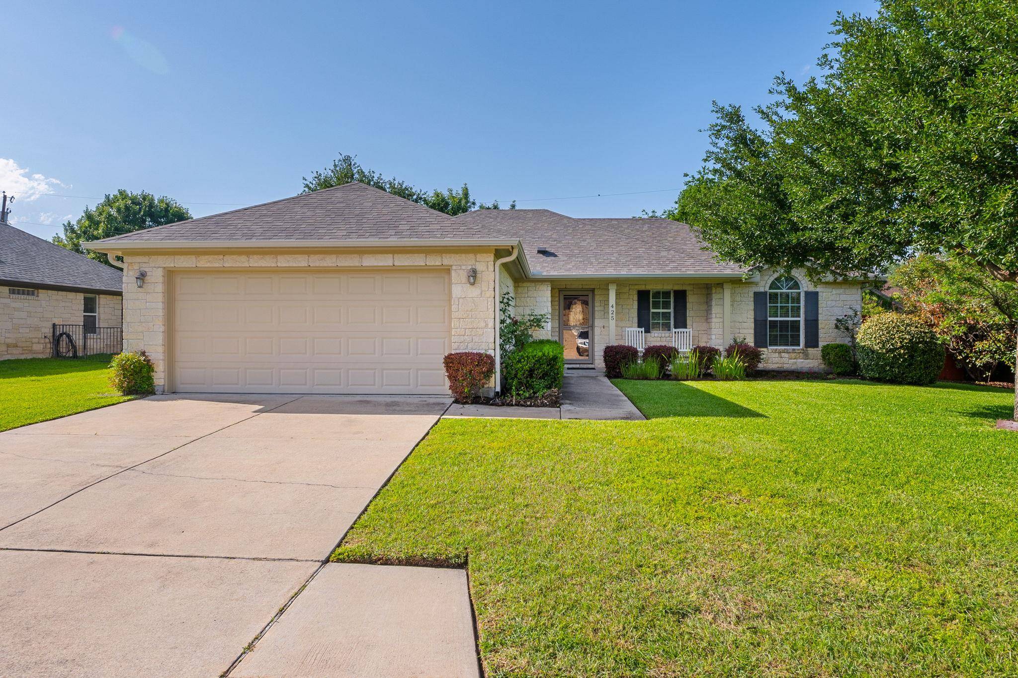 425 Valley Oaks LOOP, Georgetown, TX 78626