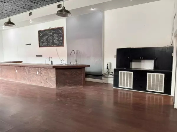 Elgin, TX 78621,103 W 1st ST