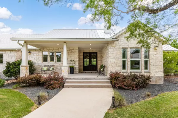 137 Lone Cypress CV, Driftwood, TX 78619