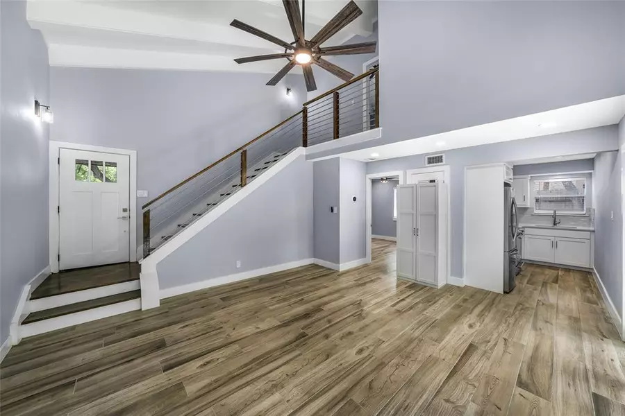 1913 Lightsey RD #B, Austin, TX 78704