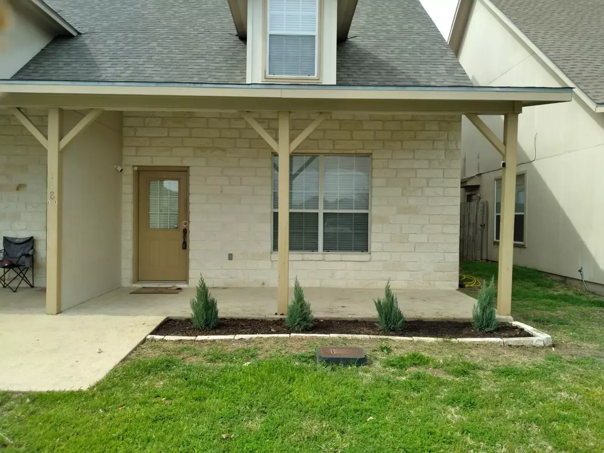 Jarrell, TX 76537,118 Sandstone DR #A