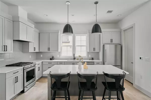 2209 Woodland Ave #201, Austin, TX 78741