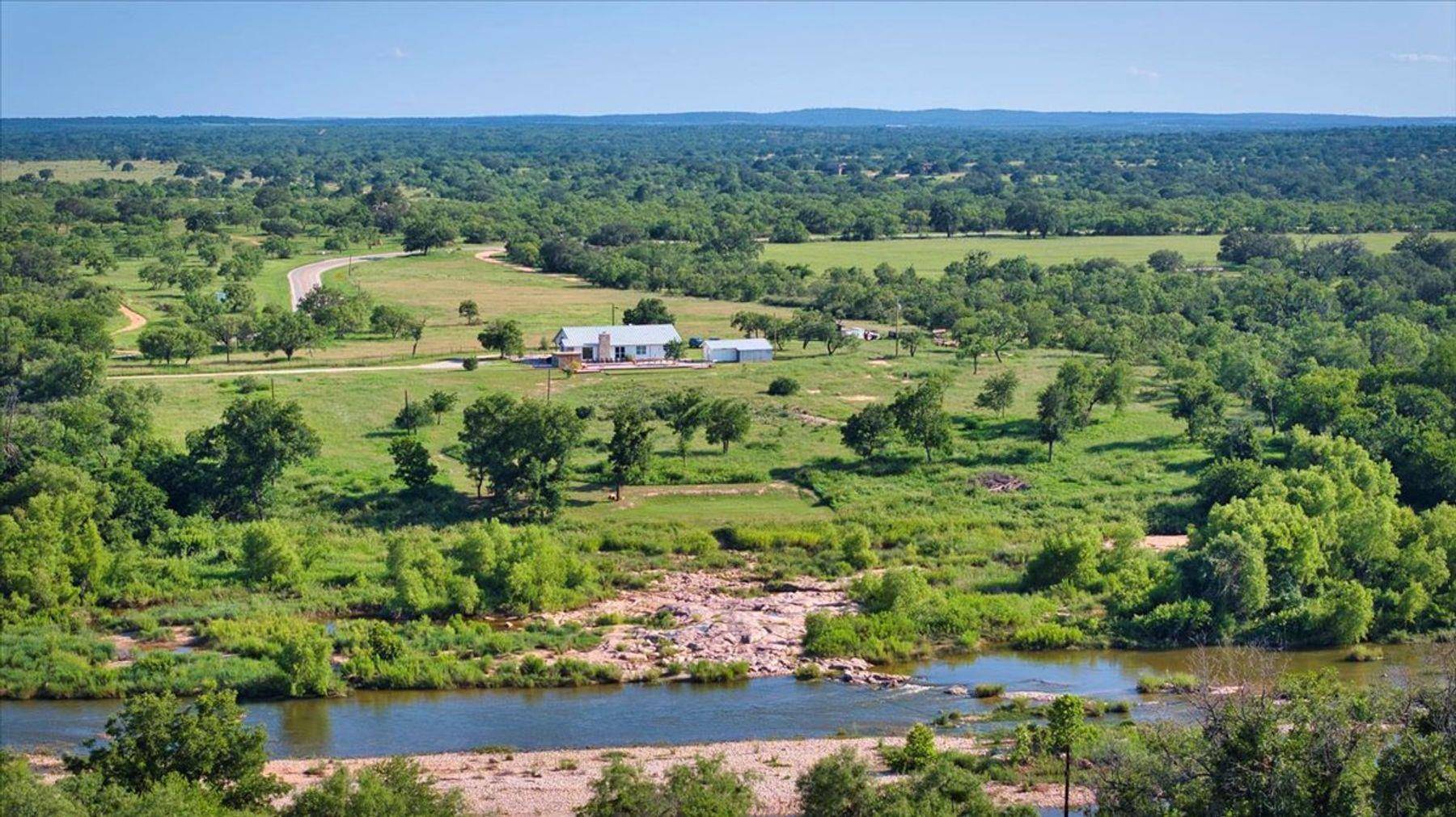 19811 W Ranch Road 152 RD, Llano, TX 78643