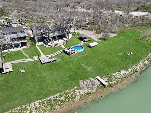 Seguin, TX 78155,174 Lakeside DR