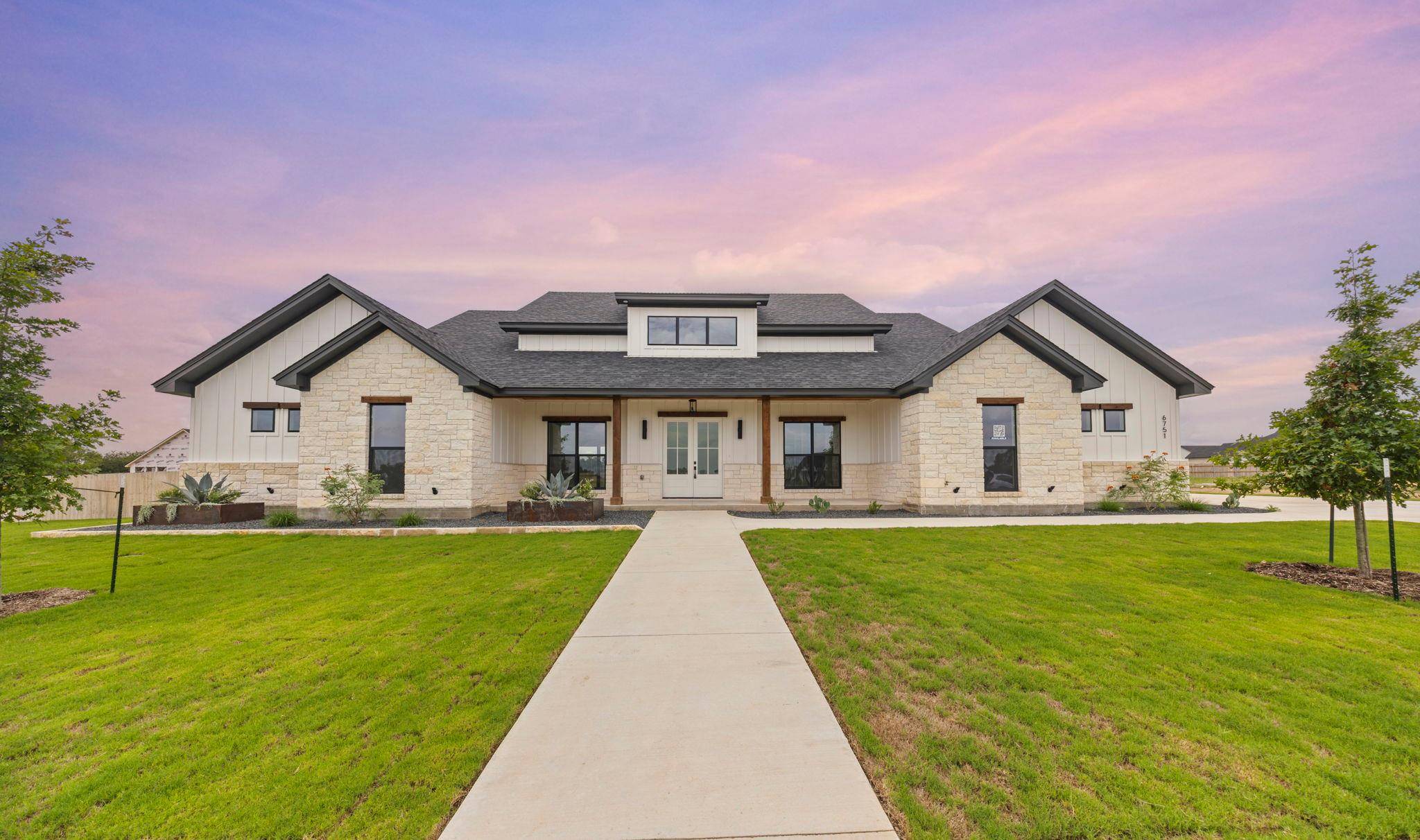 6751 King Mill DR, Salado, TX 76571