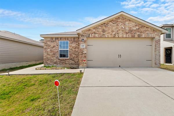 621 Yearwood LN #3E, Jarrell, TX 76537