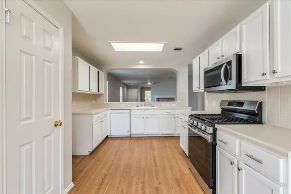 Hutto, TX 78634,109 David DR