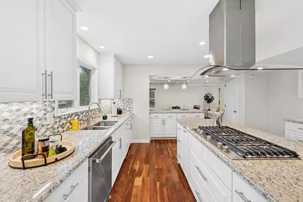 Austin, TX 78731,7106 Sungate DR