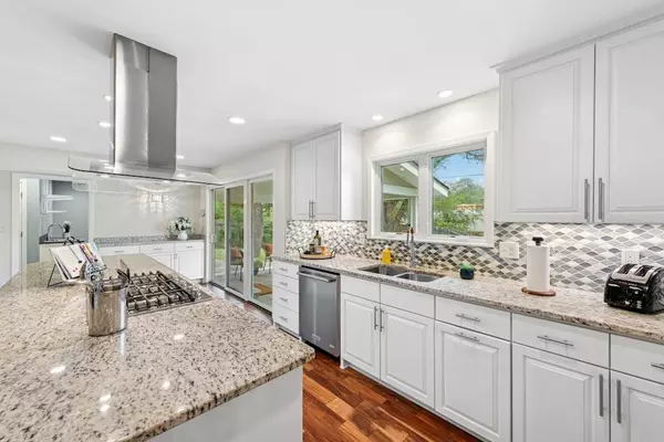 Austin, TX 78731,7106 Sungate DR