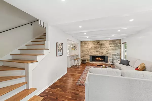 Austin, TX 78731,7106 Sungate DR
