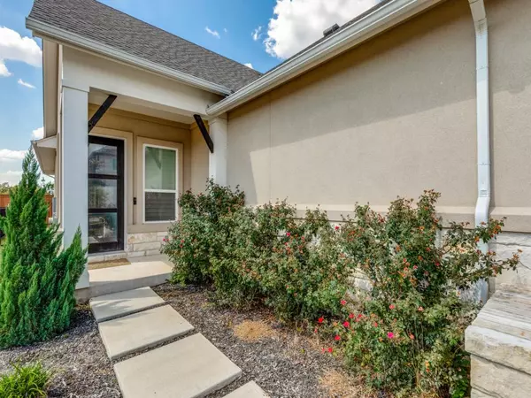 220 Monterey Oak TRL, Georgetown, TX 78628