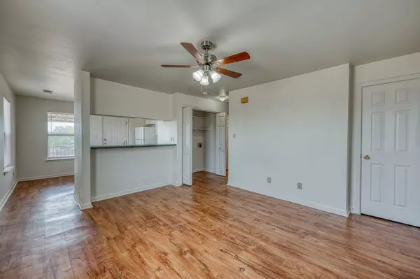 Marble Falls, TX 78654,301 S Avenue S