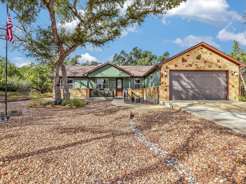 848 Persimmon PASS, Fischer, TX 78623