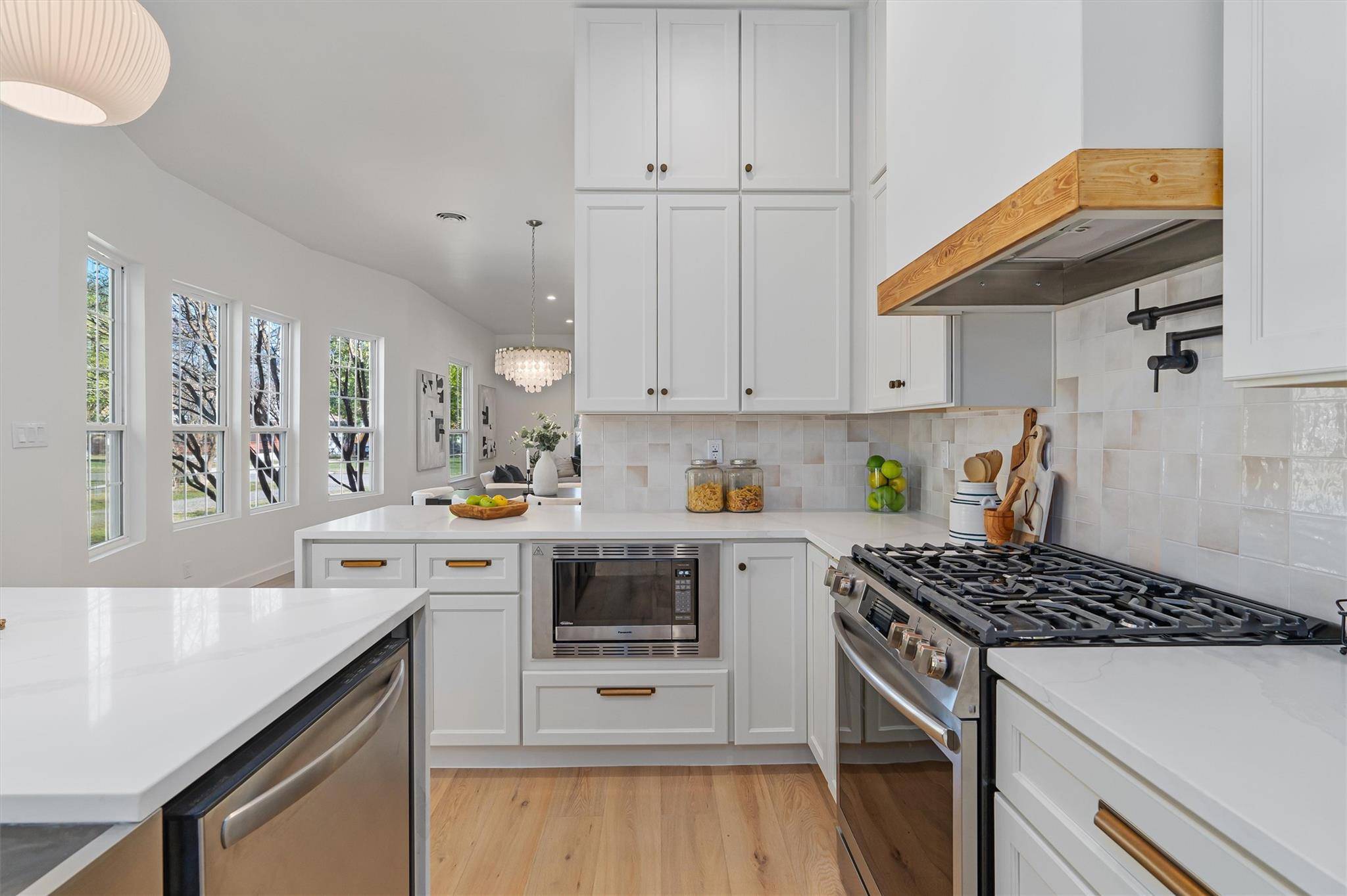 1207 Lexington ST, Taylor, TX 76574