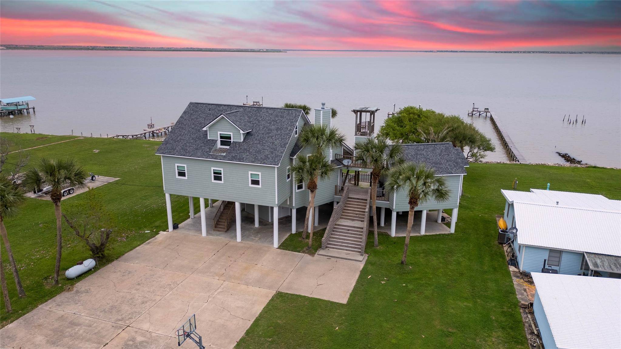 870 County Road 307 RD, Port Lavaca, TX 77979