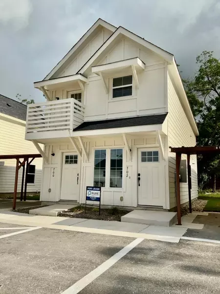 2002 W 2nd ST #702, Taylor, TX 76574
