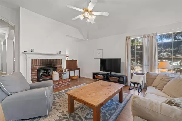 Round Rock, TX 78681,527 Oak Park DR