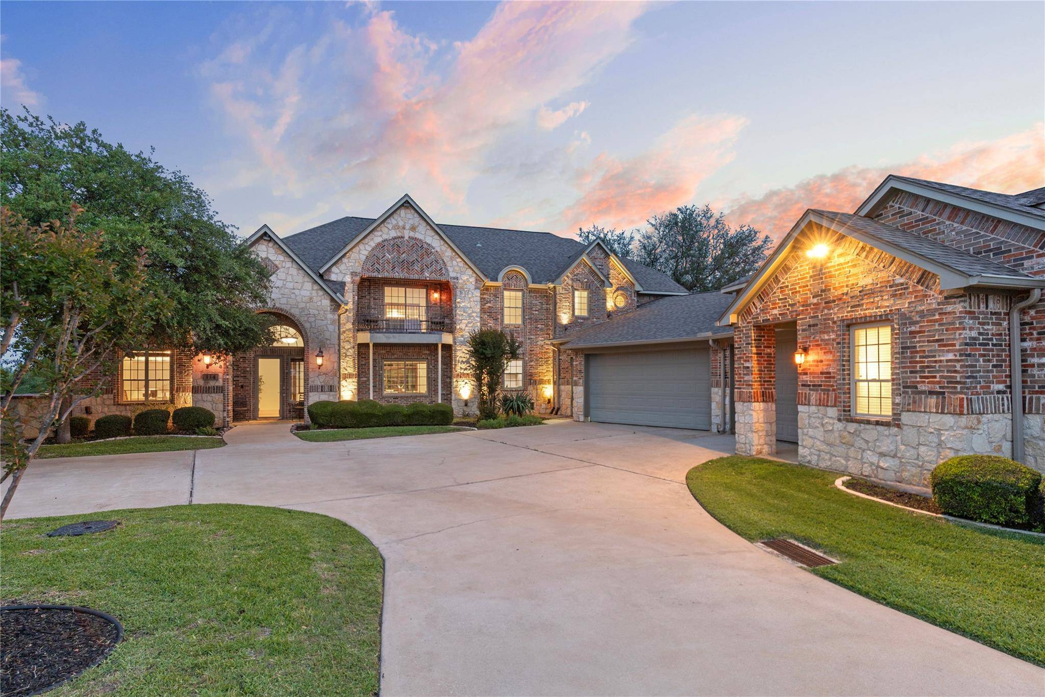 114 Flying Scot ST, Lakeway, TX 78734