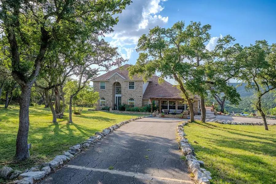 1950 Estrellita Ranch RD, Canyon Lake, TX 78133