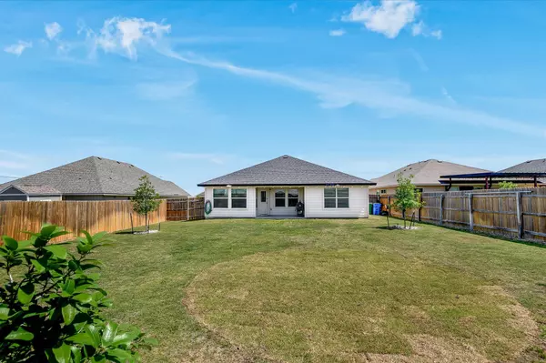Taylor, TX 76574,102 Reagor DR