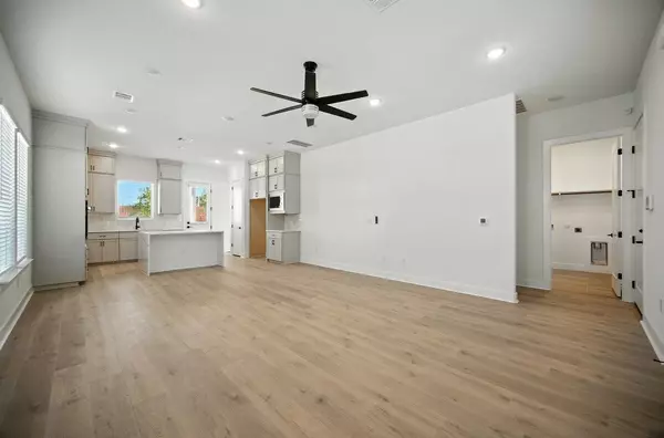 Austin, TX 78758,1703 Kit CIR