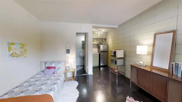 Austin, TX 78705,300 E 30th ST #203