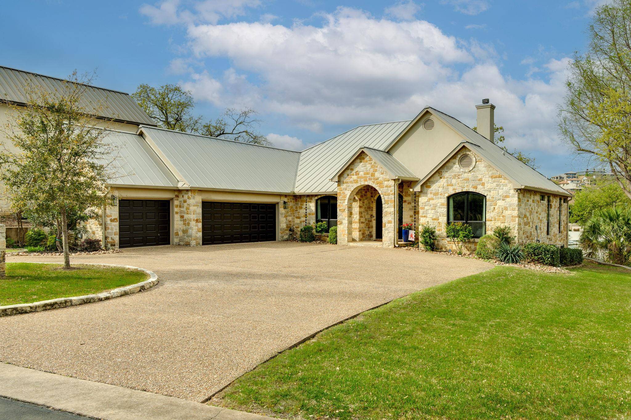 3012 Driftwood LN, Horseshoe Bay, TX 78657