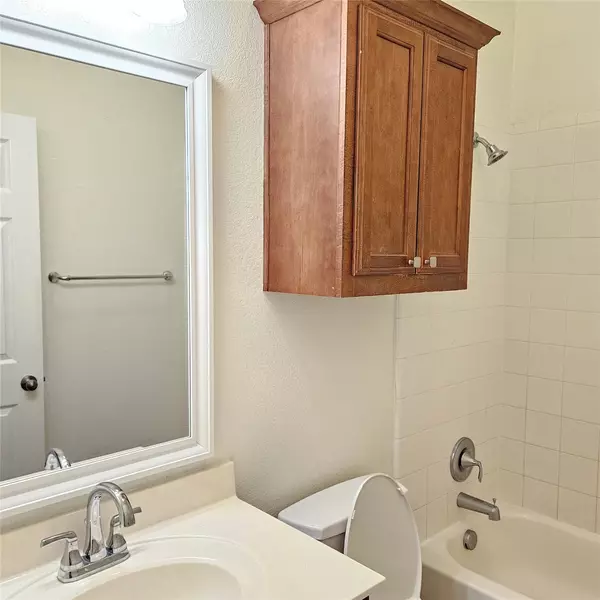 Round Rock, TX 78665,2487 Santa Barbara LOOP