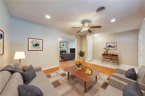 Austin, TX 78757,2004 Teakwood DR