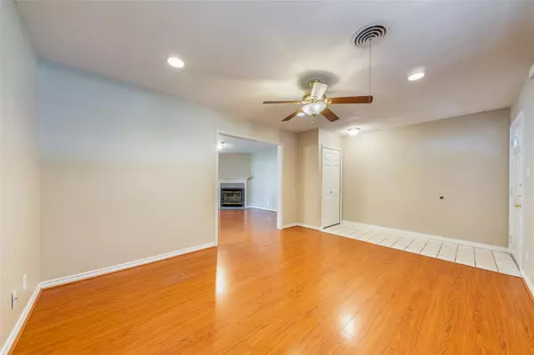 Austin, TX 78757,2004 Teakwood DR