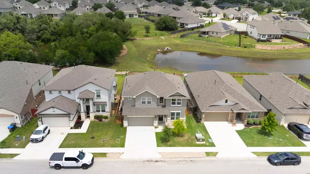 257 Falling Star LN, Georgetown, TX 78628