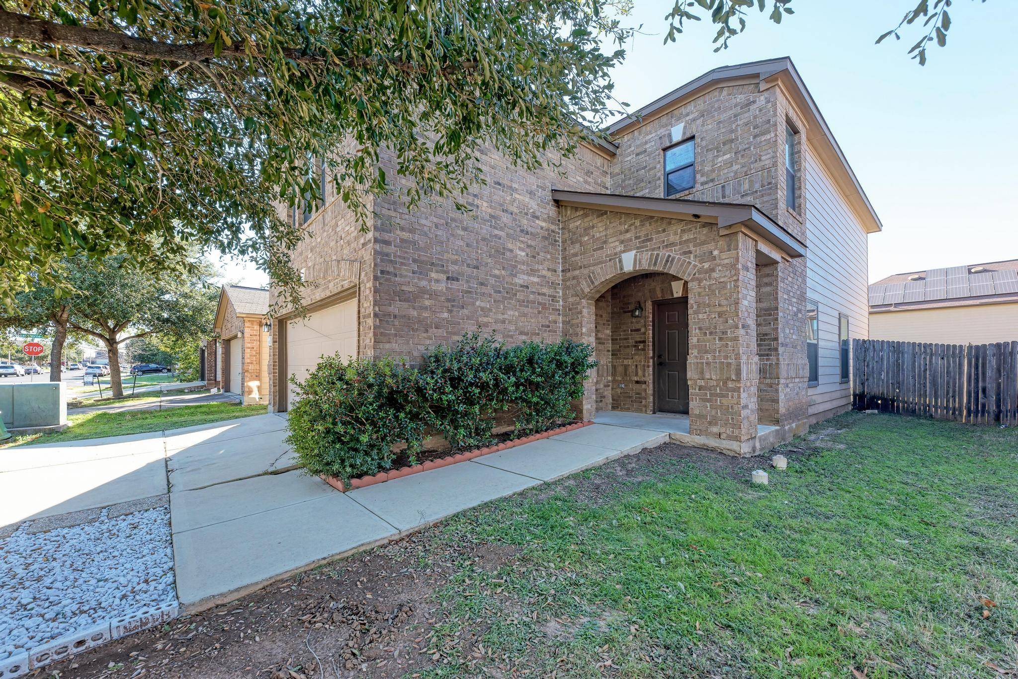 8824 Edmundsbury DR, Austin, TX 78747